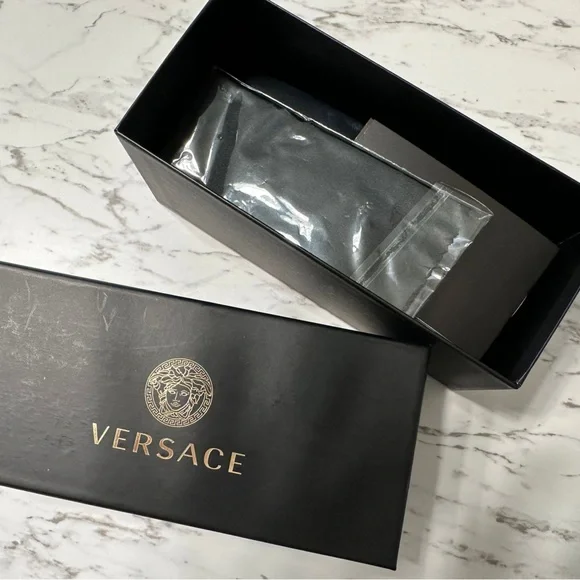 Versace sunglasses - Picture 3 of 7